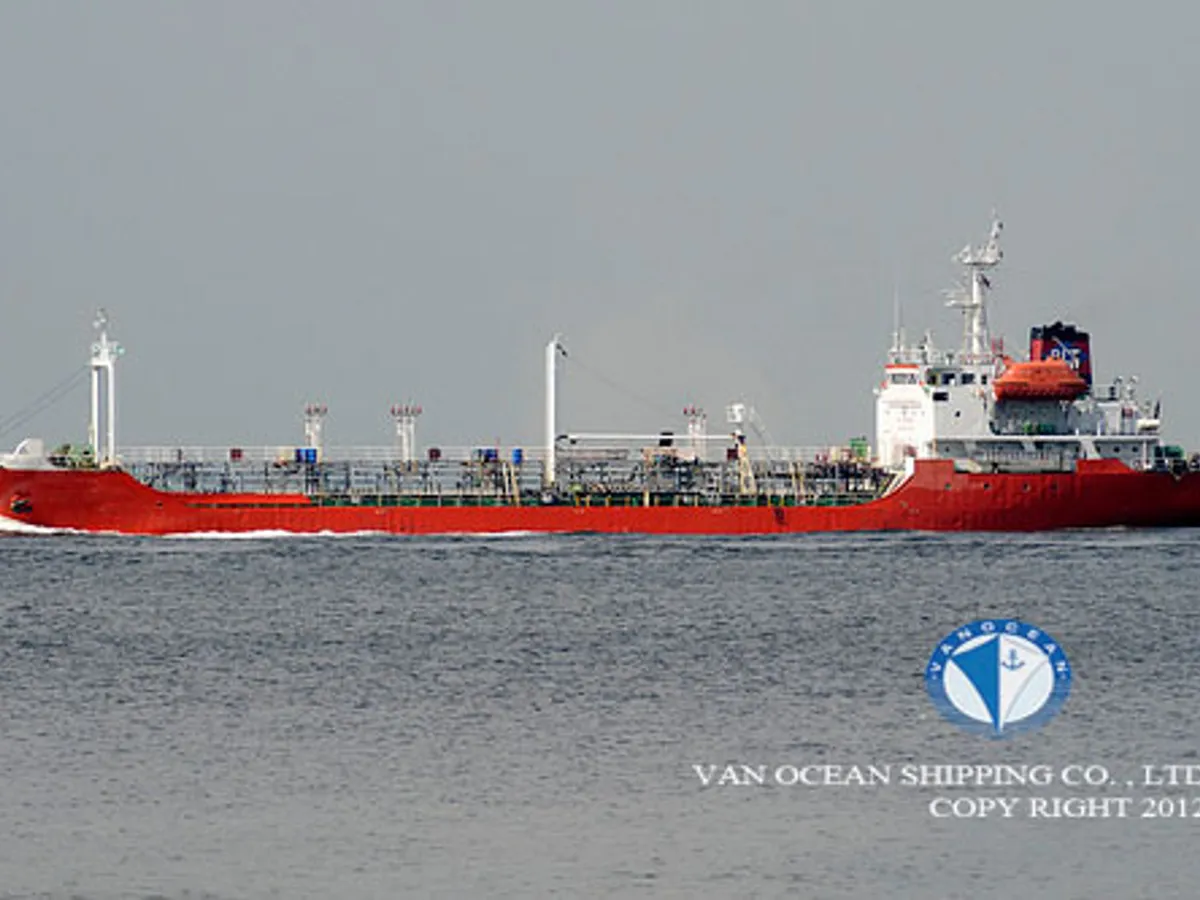 Kapal tanker minyak/bahan kimia kanggo didol
