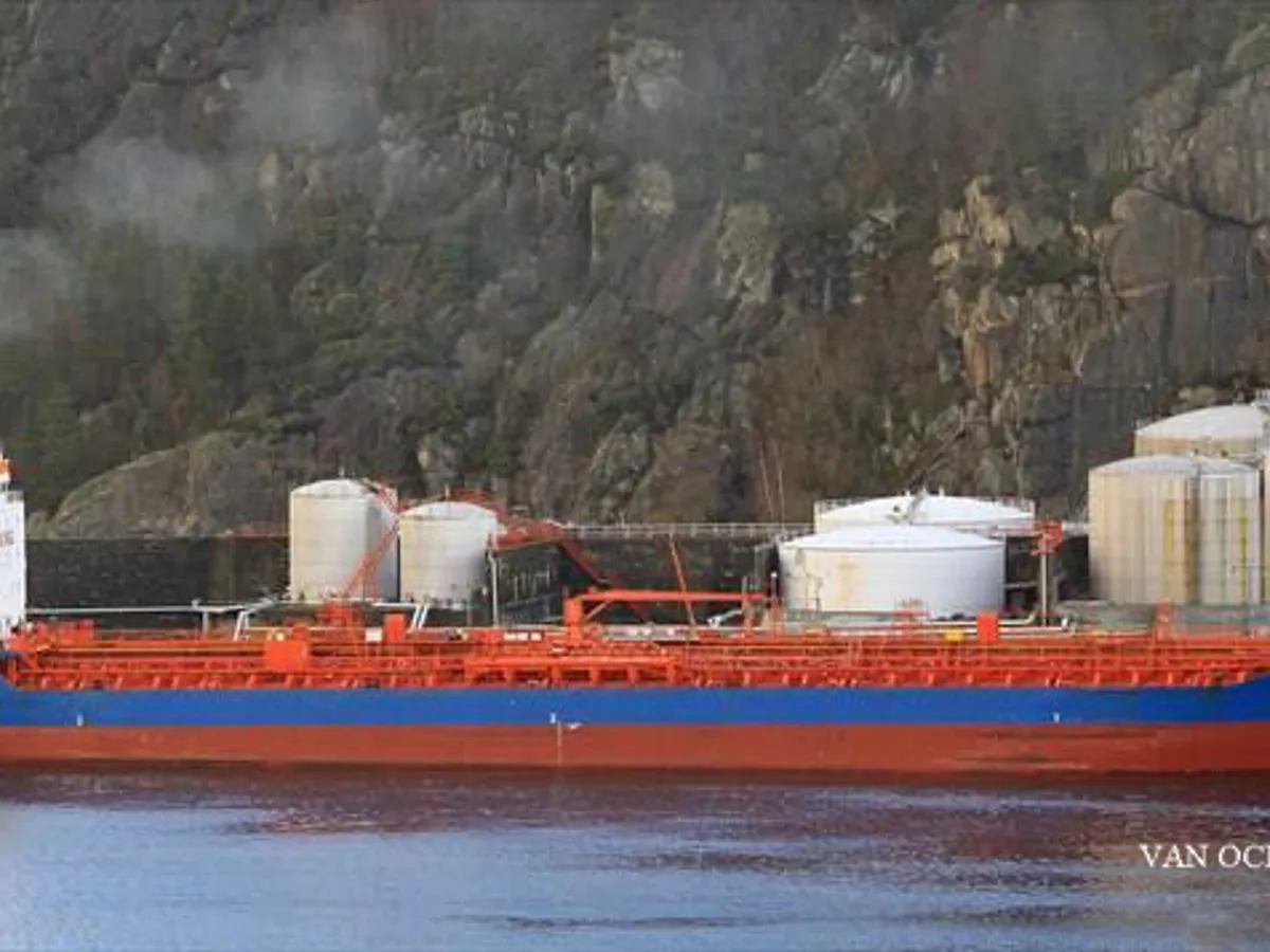 Kapal tanker minyak/bahan kimia kanggo didol
