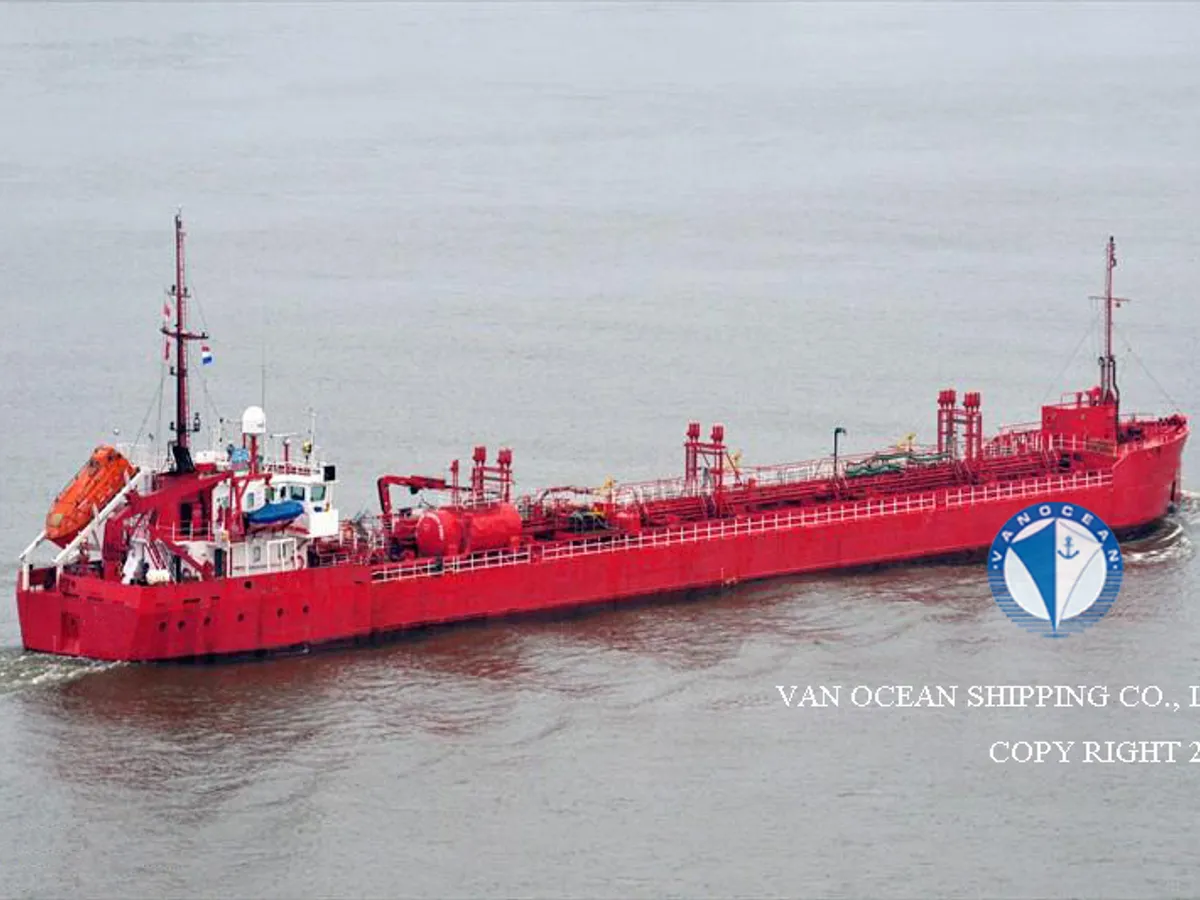 Kapal tanker minyak/bahan kimia kanggo didol
