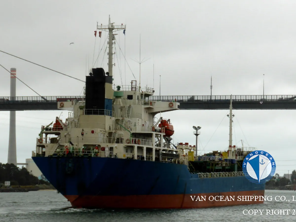 Kapal tanker minyak/bahan kimia kanggo didol