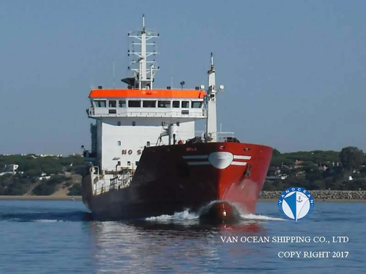 Kapal tanker minyak/bahan kimia kanggo didol