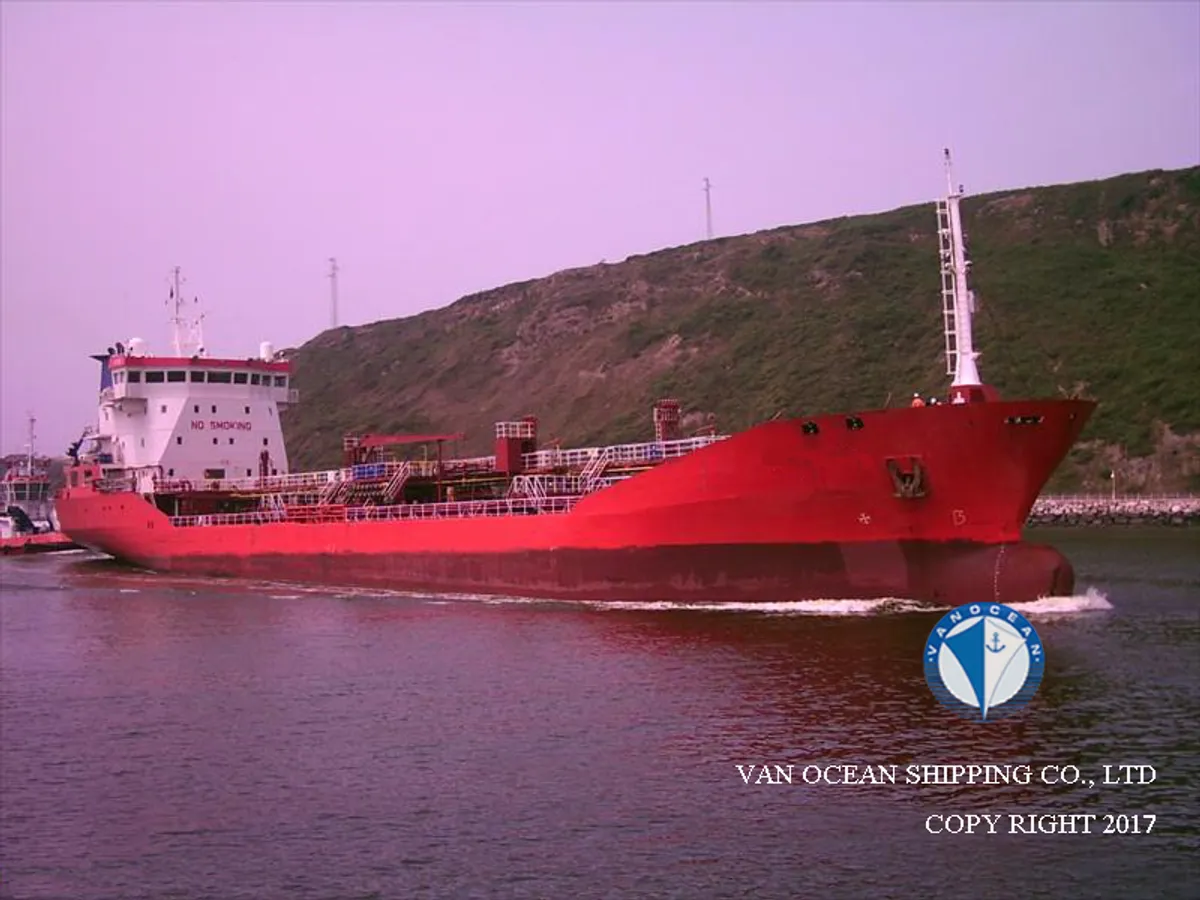 Kapal tanker minyak/bahan kimia kanggo didol