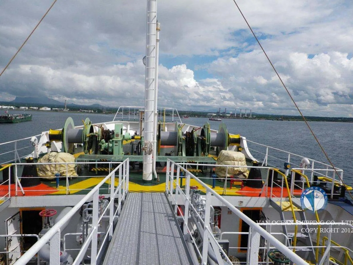Kapal tanker minyak/bahan kimia kanggo didol