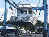 Kapal riset kanggo didol