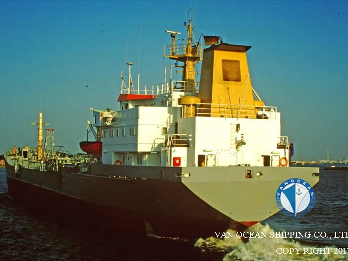 Kapal tanker minyak/bahan kimia kanggo didol