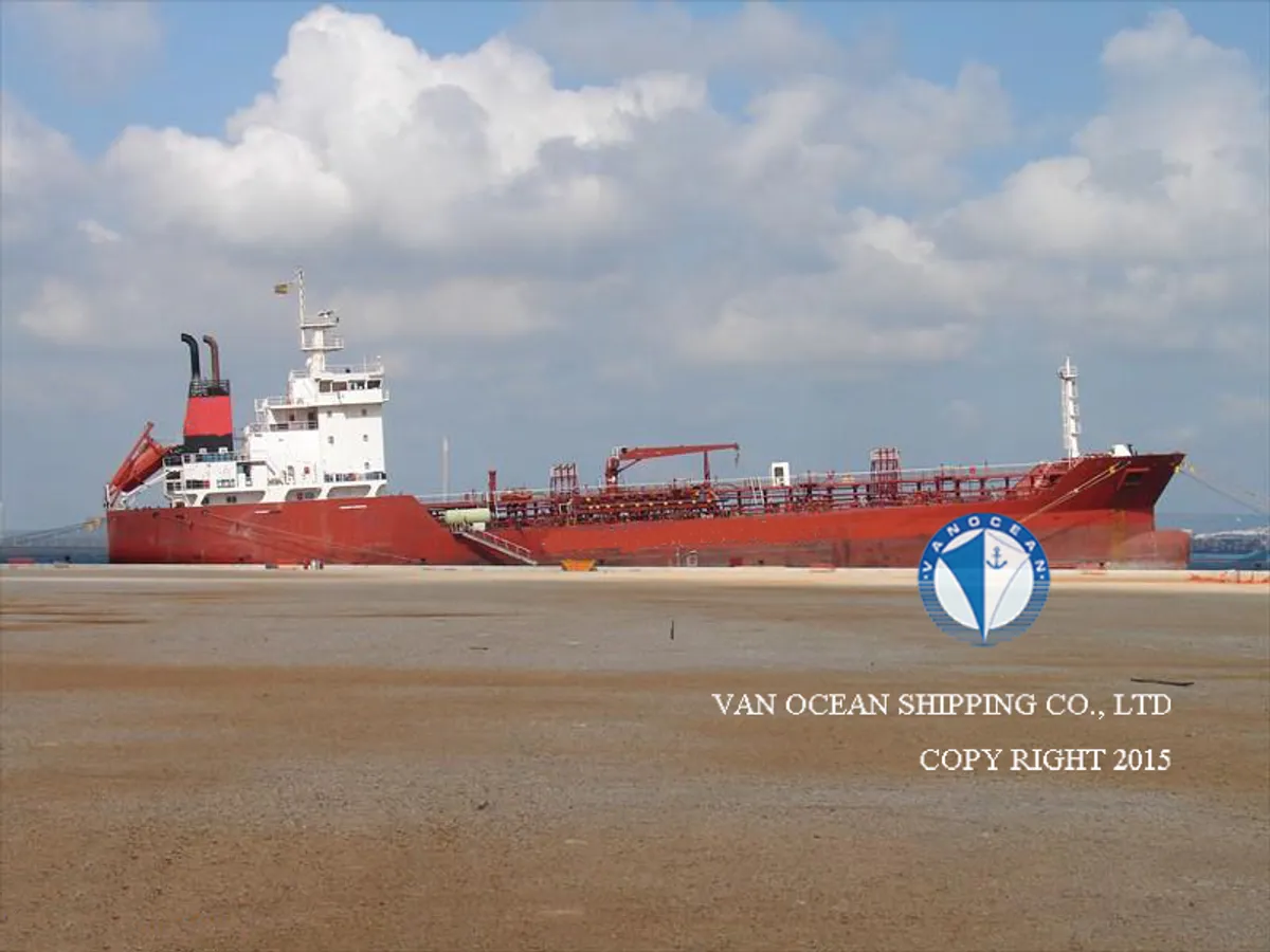 Kapal tanker minyak/bahan kimia kanggo didol