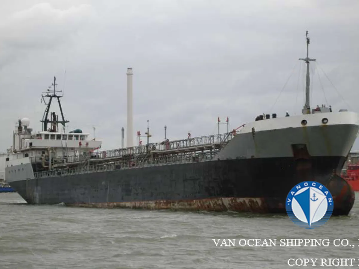 Kapal tanker minyak/bahan kimia kanggo didol