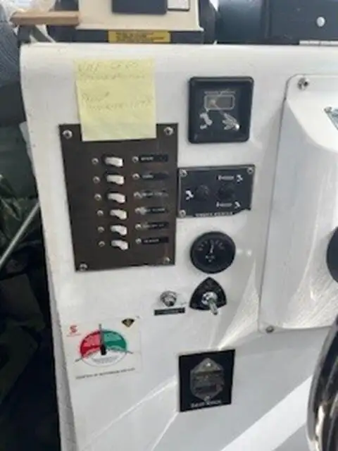 Kapal kerja kanggo didol