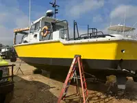 Kapal kerja kanggo didol