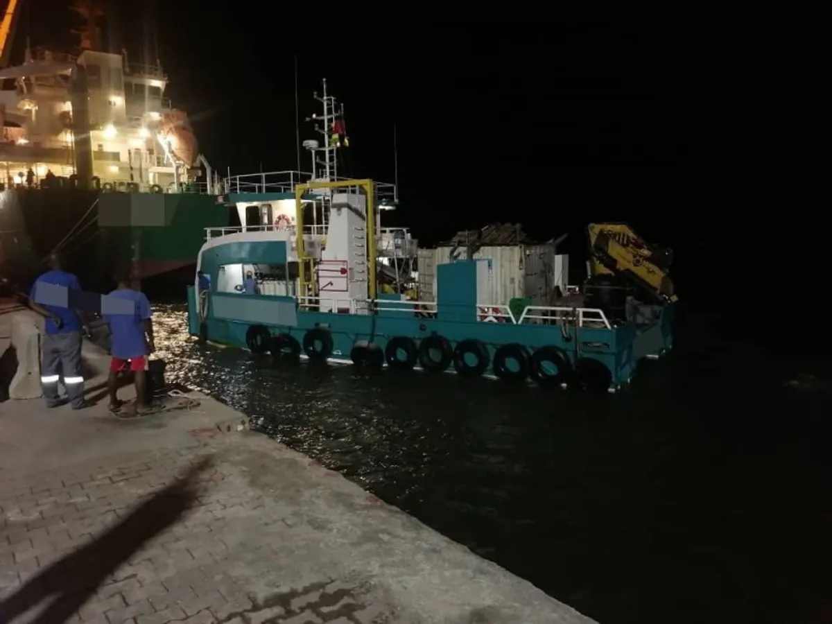 Kapal kerja kanggo didol