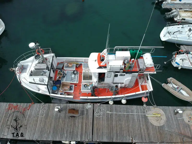 Kapal trawler kanggo didol