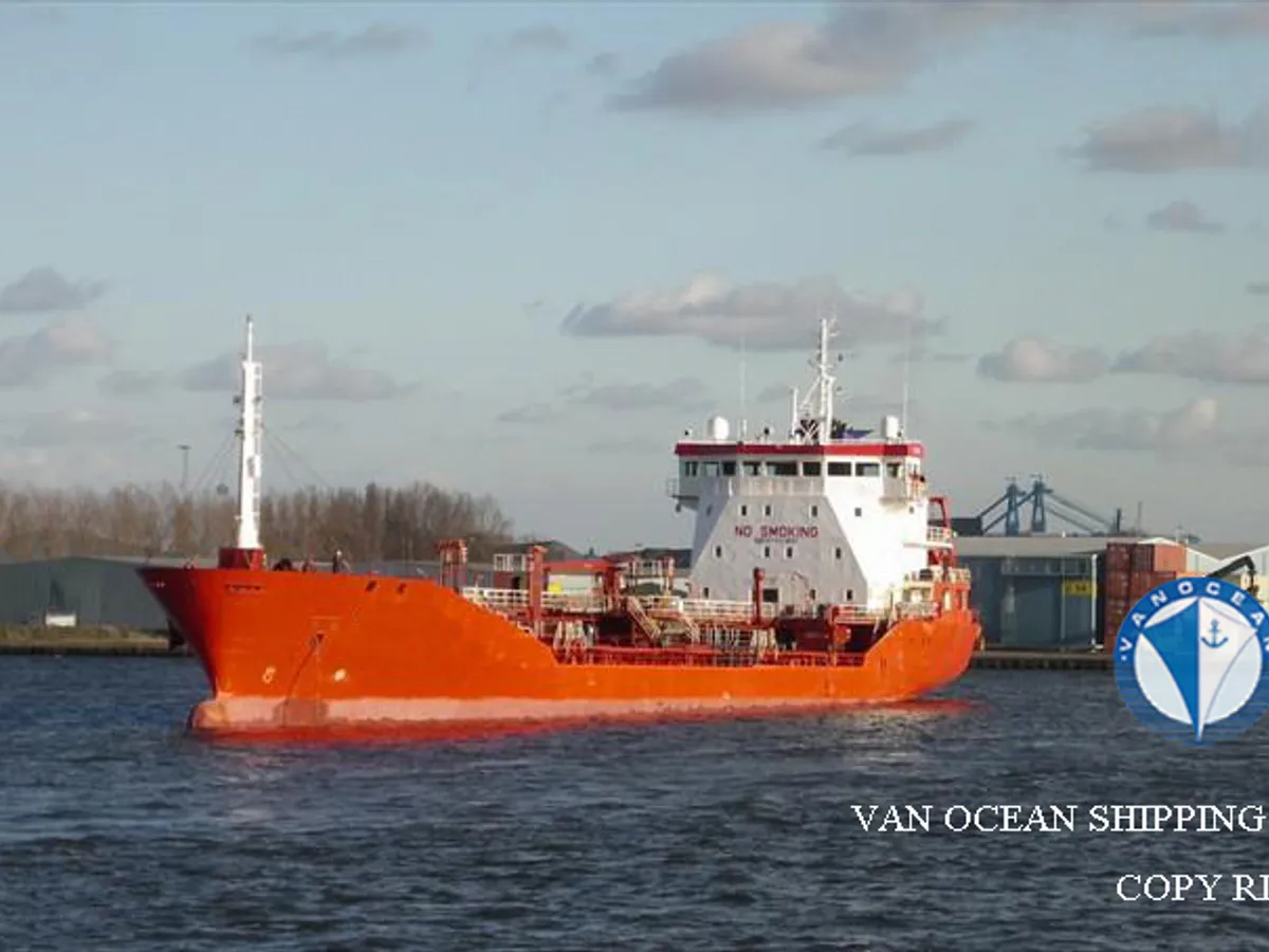 Kapal tanker minyak/bahan kimia kanggo didol