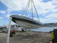 Kapal karet kaku kanggo didol