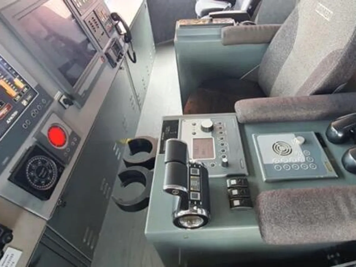 Kapal kerja kanggo didol