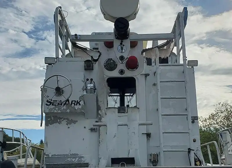Kapal kerja kanggo didol