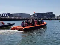Kapal kontainer kanggo didol