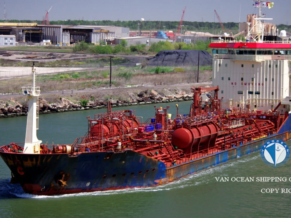 Kapal tanker minyak/bahan kimia kanggo didol