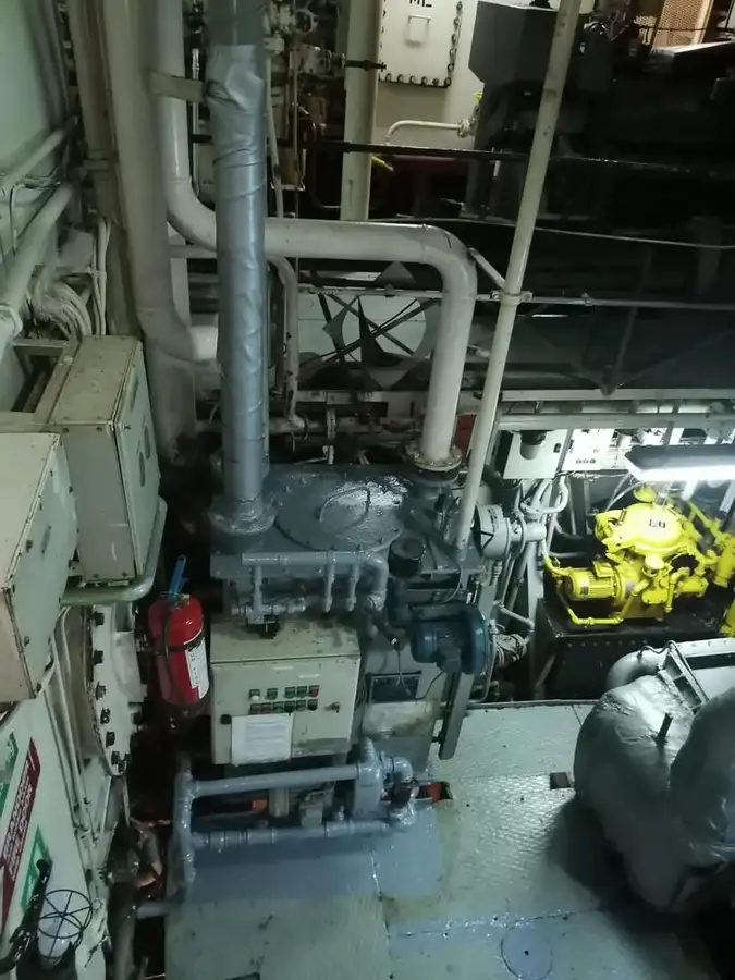 Kapal tanker minyak/bahan kimia kanggo didol