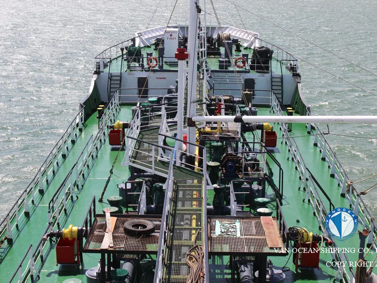 Kapal tanker minyak/bahan kimia kanggo didol