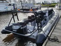 Kapal kontainer kanggo didol