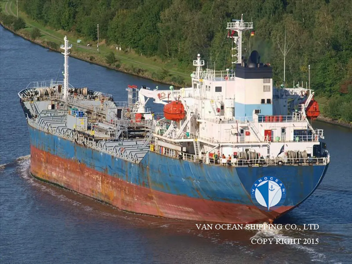 Kapal tanker minyak/bahan kimia kanggo didol