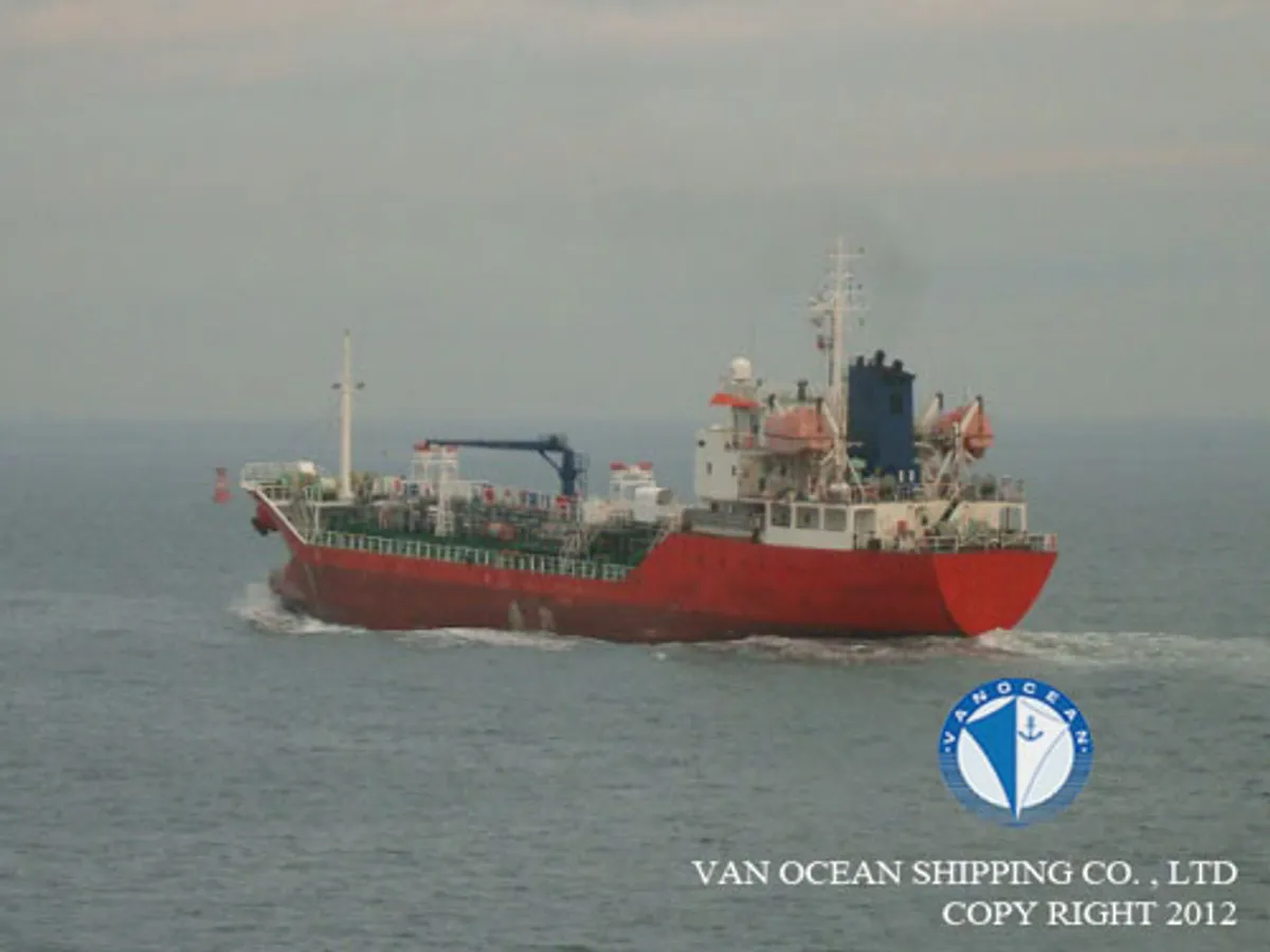 Kapal tanker minyak/bahan kimia kanggo didol