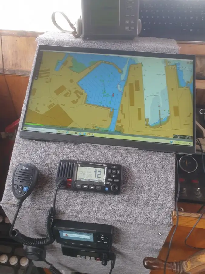 Kapal kerja kanggo didol