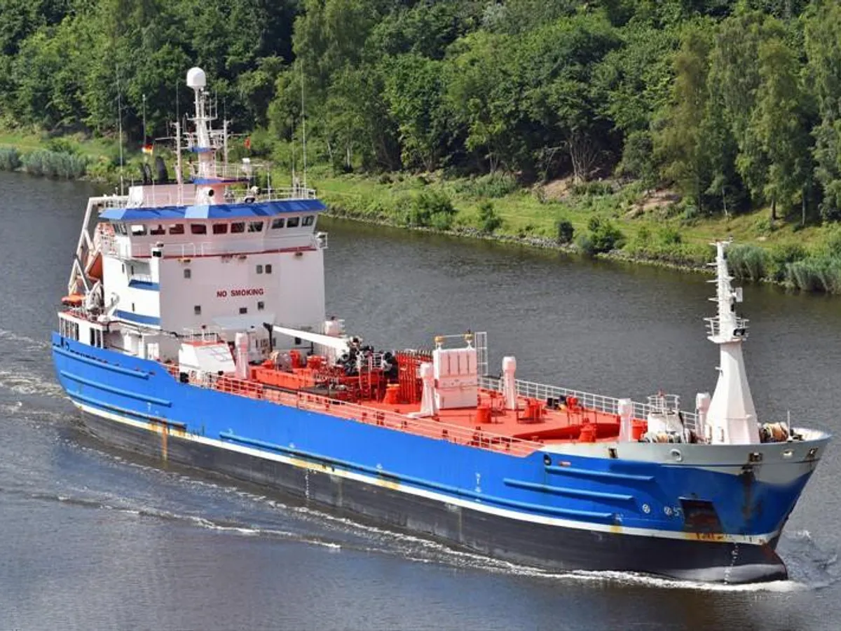 Kapal tanker minyak/bahan kimia kanggo didol