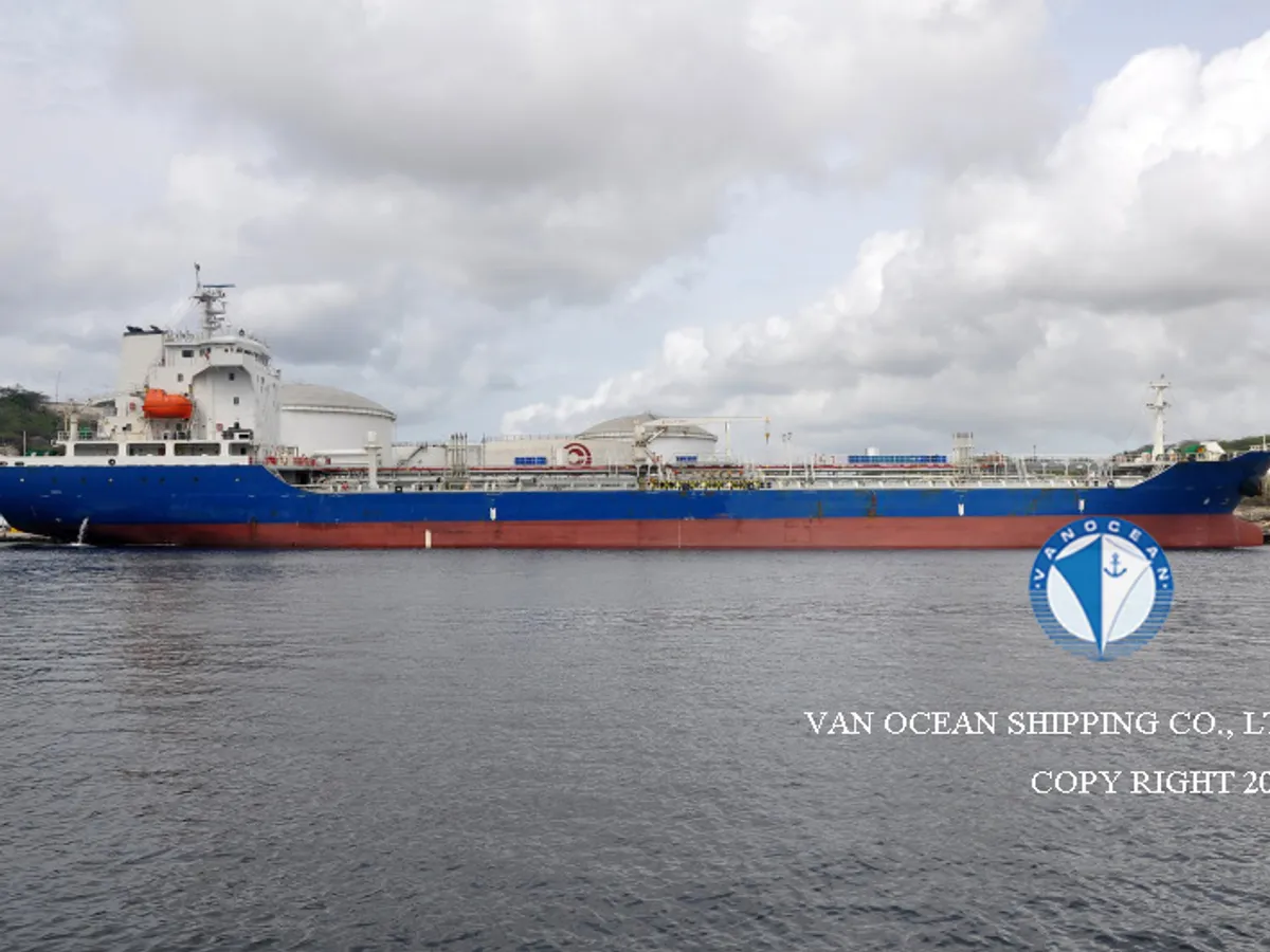 Kapal tanker minyak/bahan kimia kanggo didol