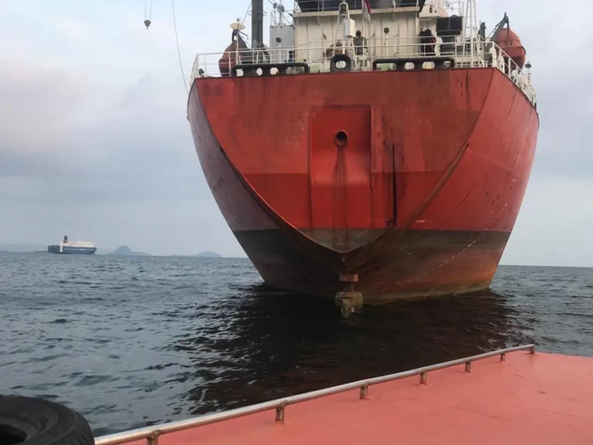 Kapal tanker minyak/bahan kimia kanggo didol