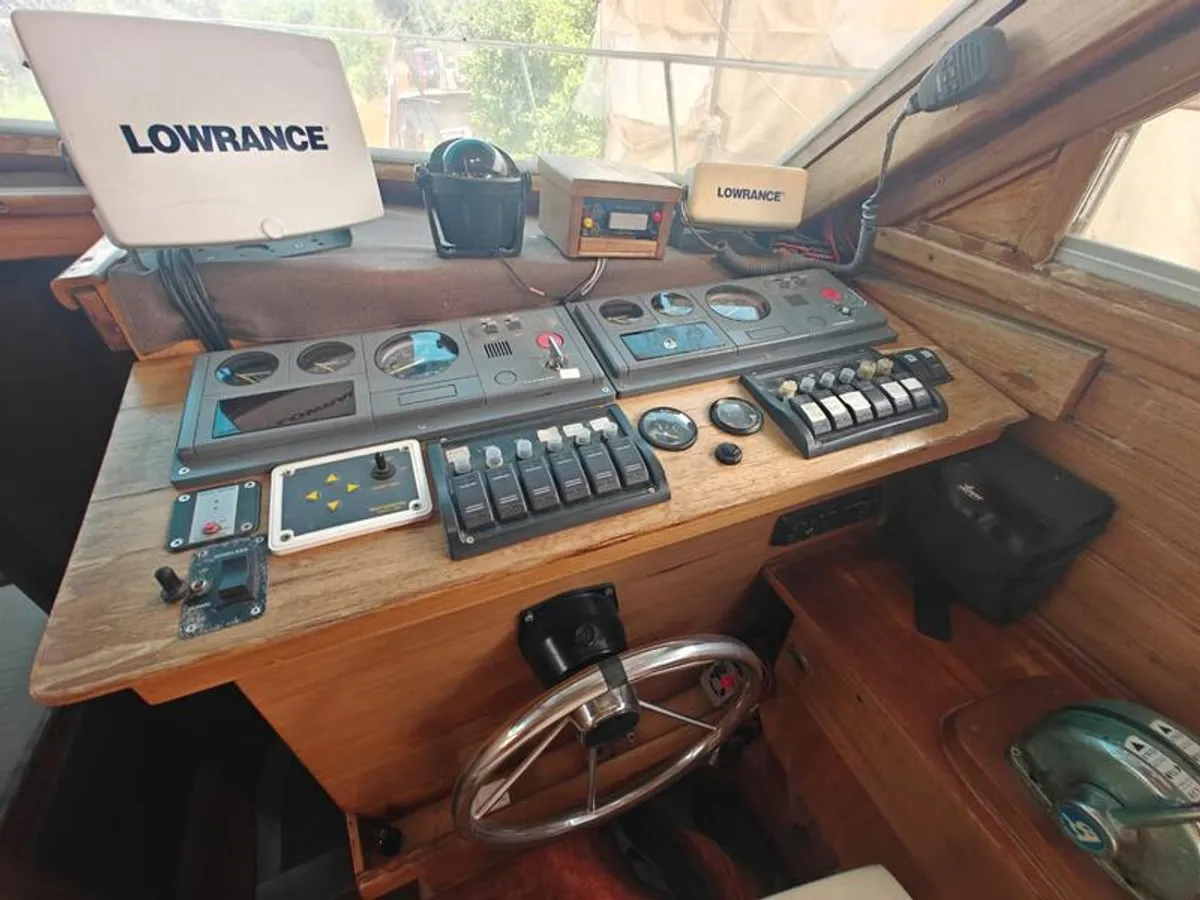 Kapal kerja kanggo didol