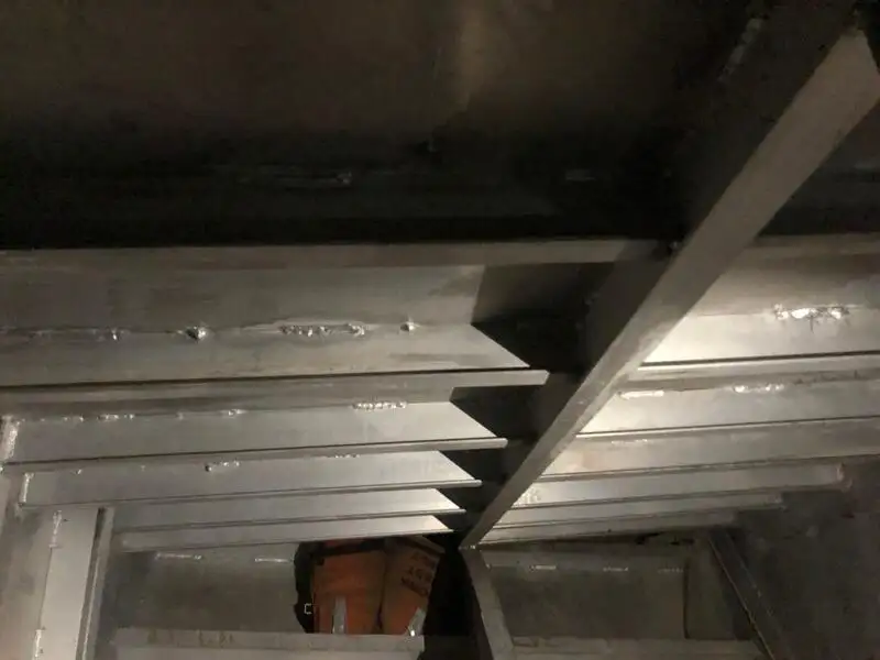 Kapal kontainer kanggo didol