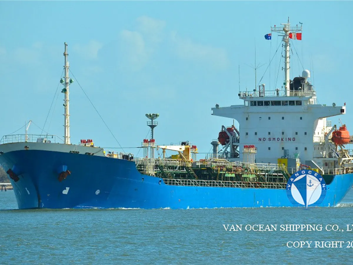 Kapal tanker minyak/bahan kimia kanggo didol