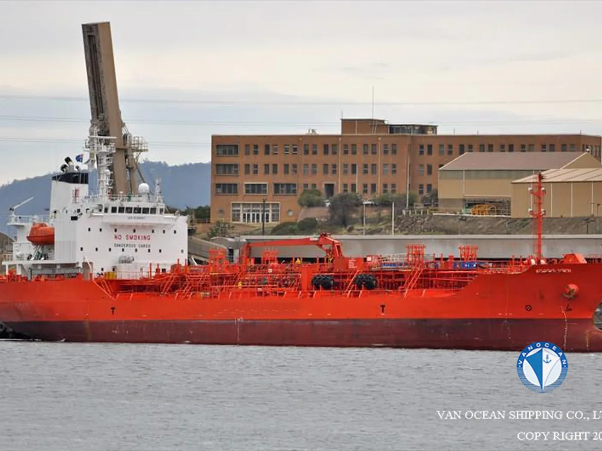 Kapal tanker minyak/bahan kimia kanggo didol