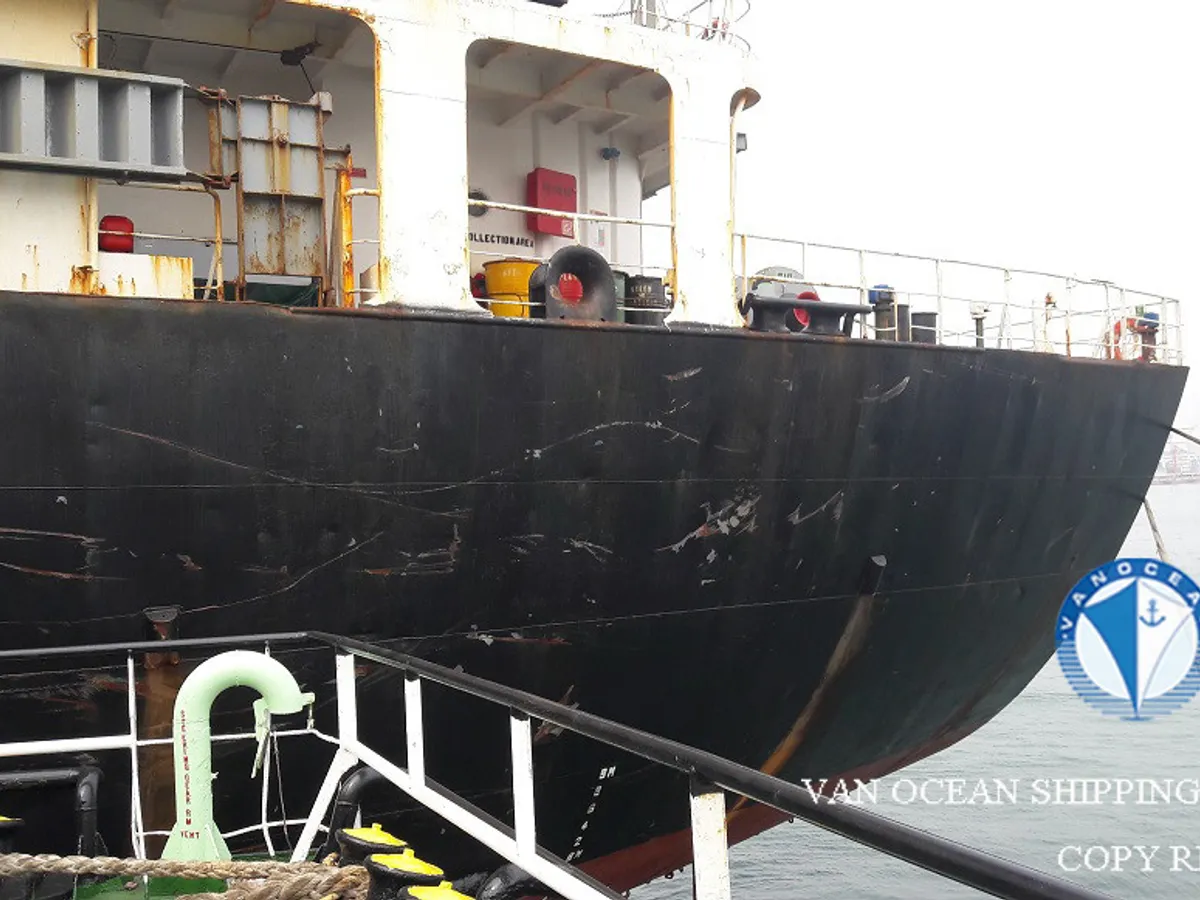 Kapal tanker minyak/bahan kimia kanggo didol