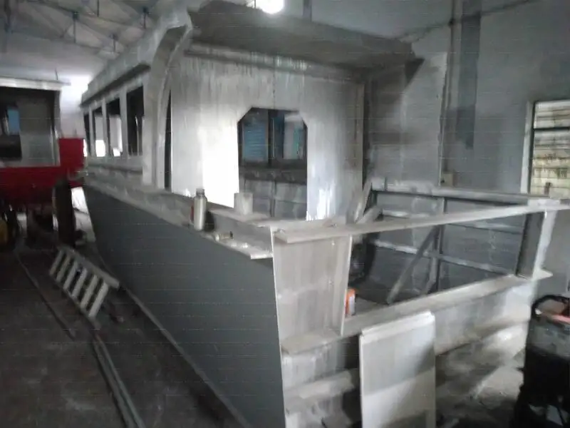 Kapal kerja kanggo didol