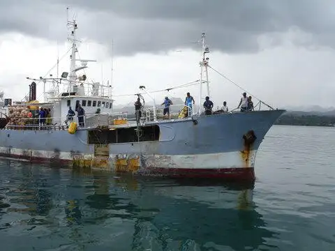 Kapal longliner kanggo didol