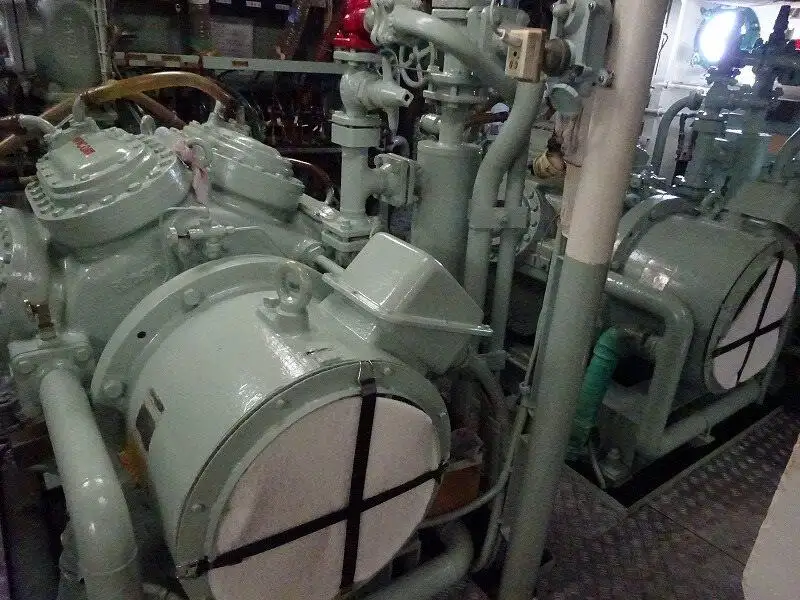 Kapal longliner kanggo didol