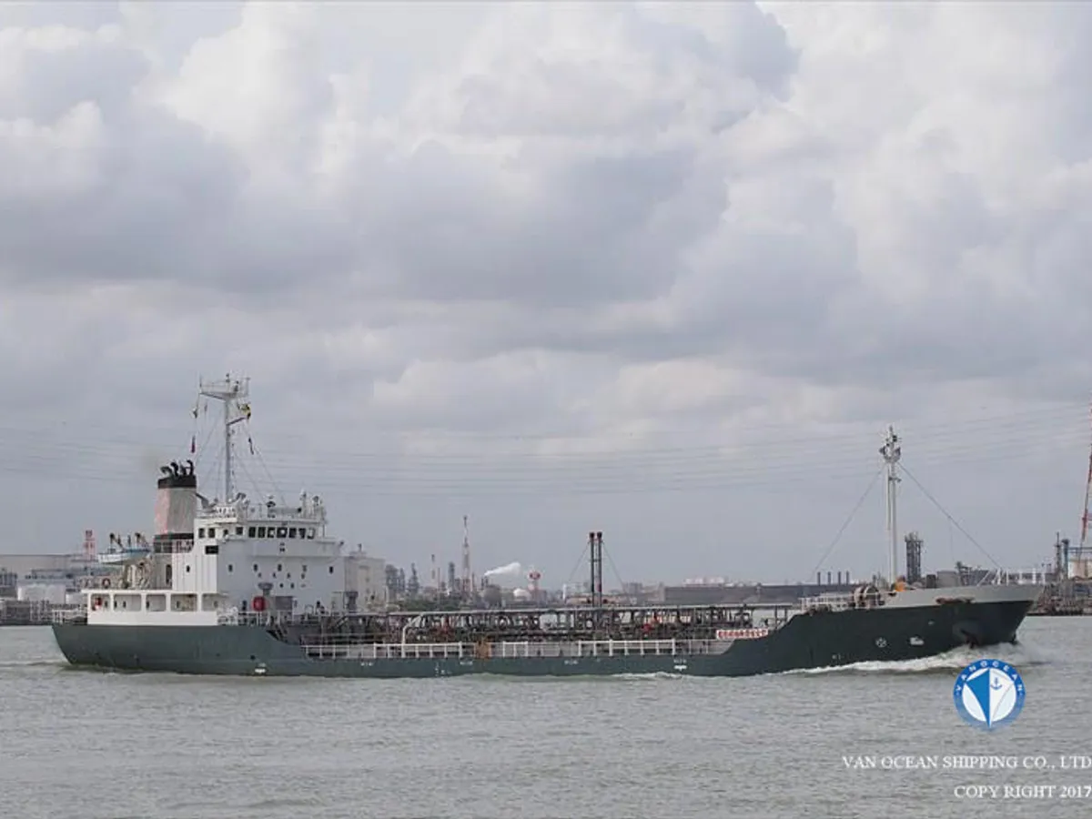 Kapal tanker minyak/bahan kimia kanggo didol