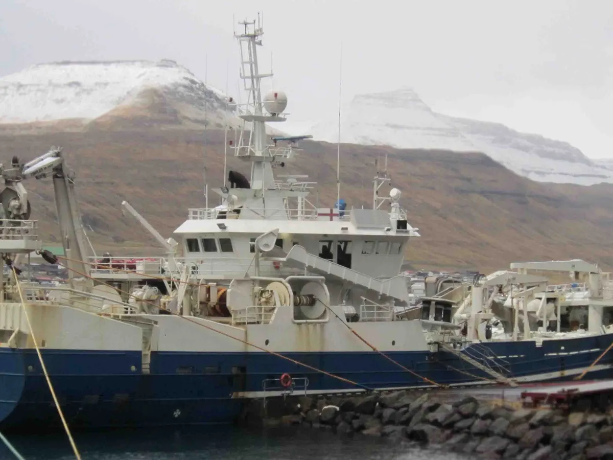 Kapal trawler kanggo didol