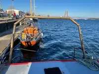 Kapal kerja kanggo didol