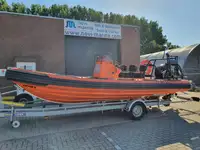 Kapal karet kaku kanggo didol