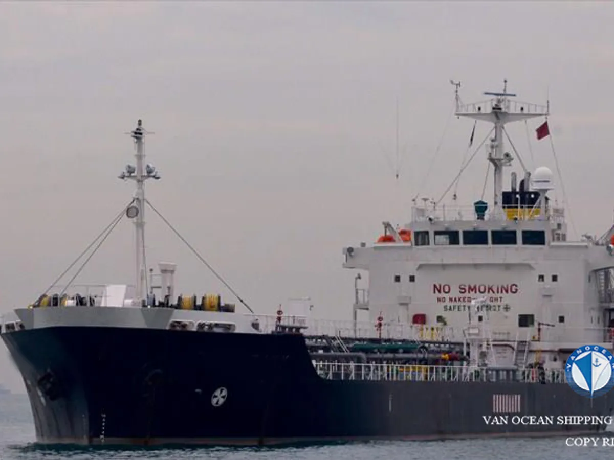 Kapal tanker minyak/bahan kimia kanggo didol