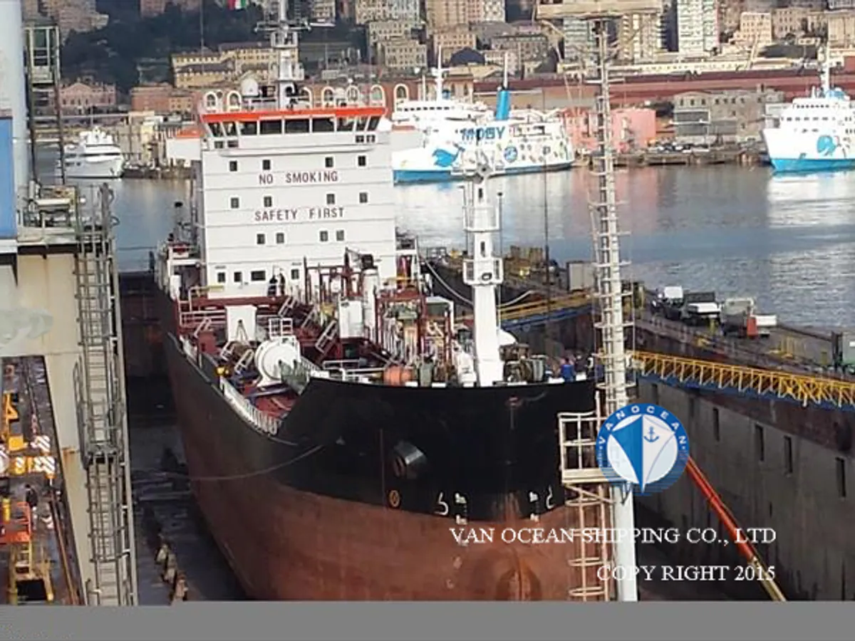 Kapal tanker minyak/bahan kimia kanggo didol