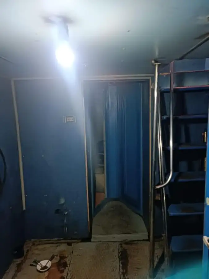 Kapal kerja kanggo didol
