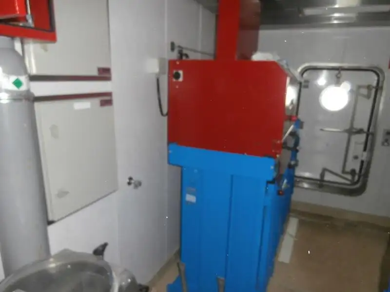 Kapal kontainer kanggo didol