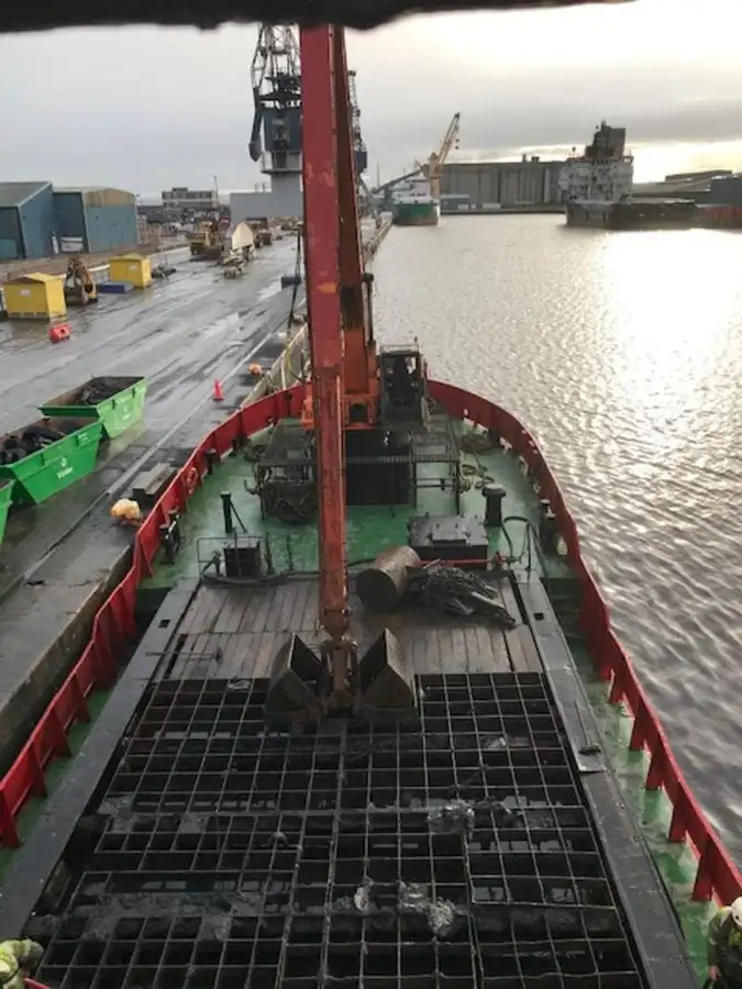 Kapal dredger kanggo didol