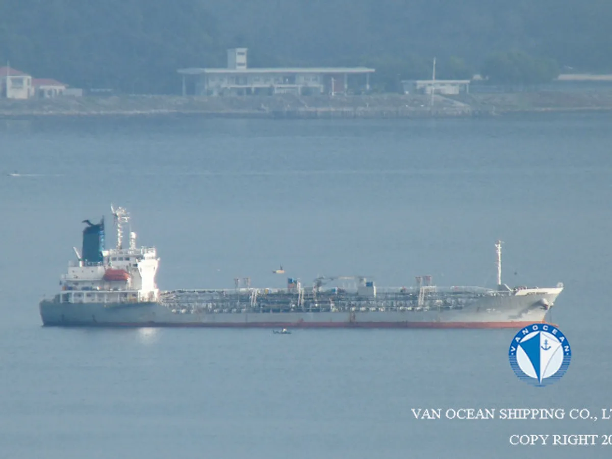 Kapal tanker minyak/bahan kimia kanggo didol