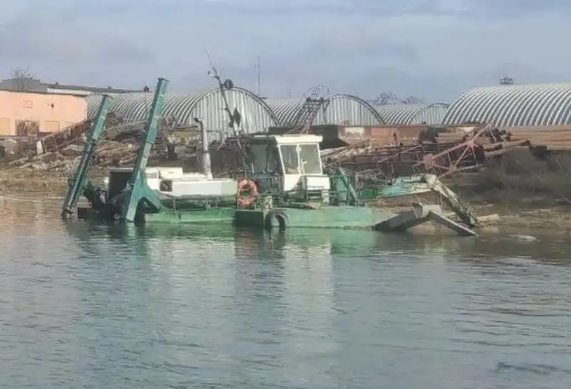 Kapal dredger kanggo didol