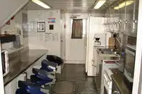 Kapal riset kanggo didol